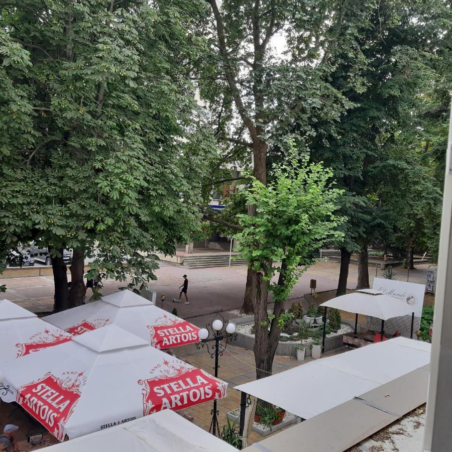 Апартамент "Рая" Dobrich Exterior photo